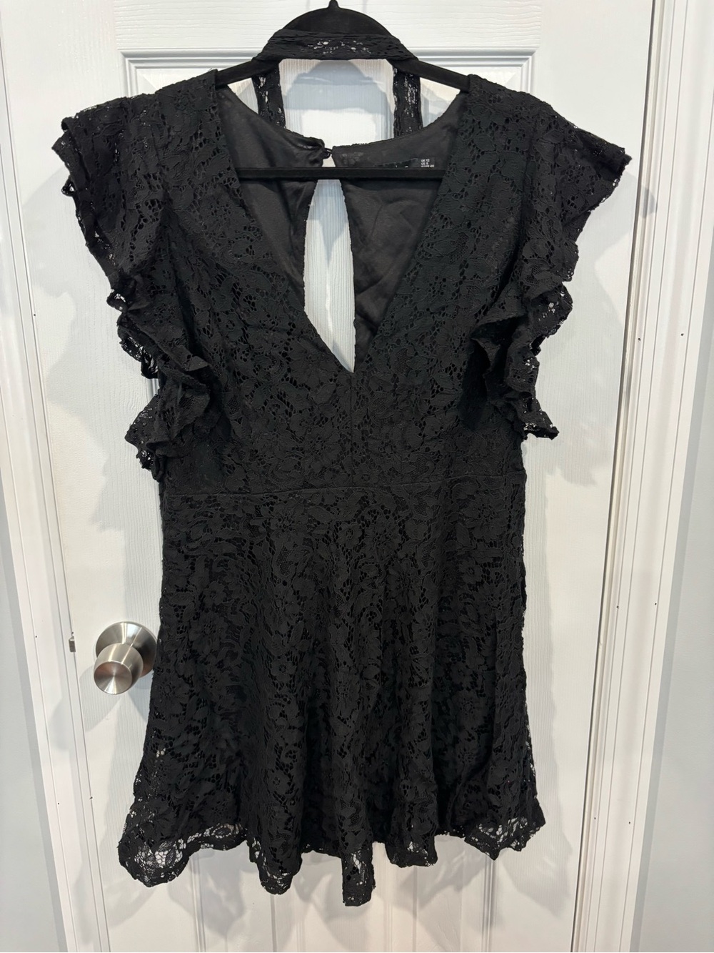 Boohoo Black Lace V‑Neck Ruffle Sleeve Dress